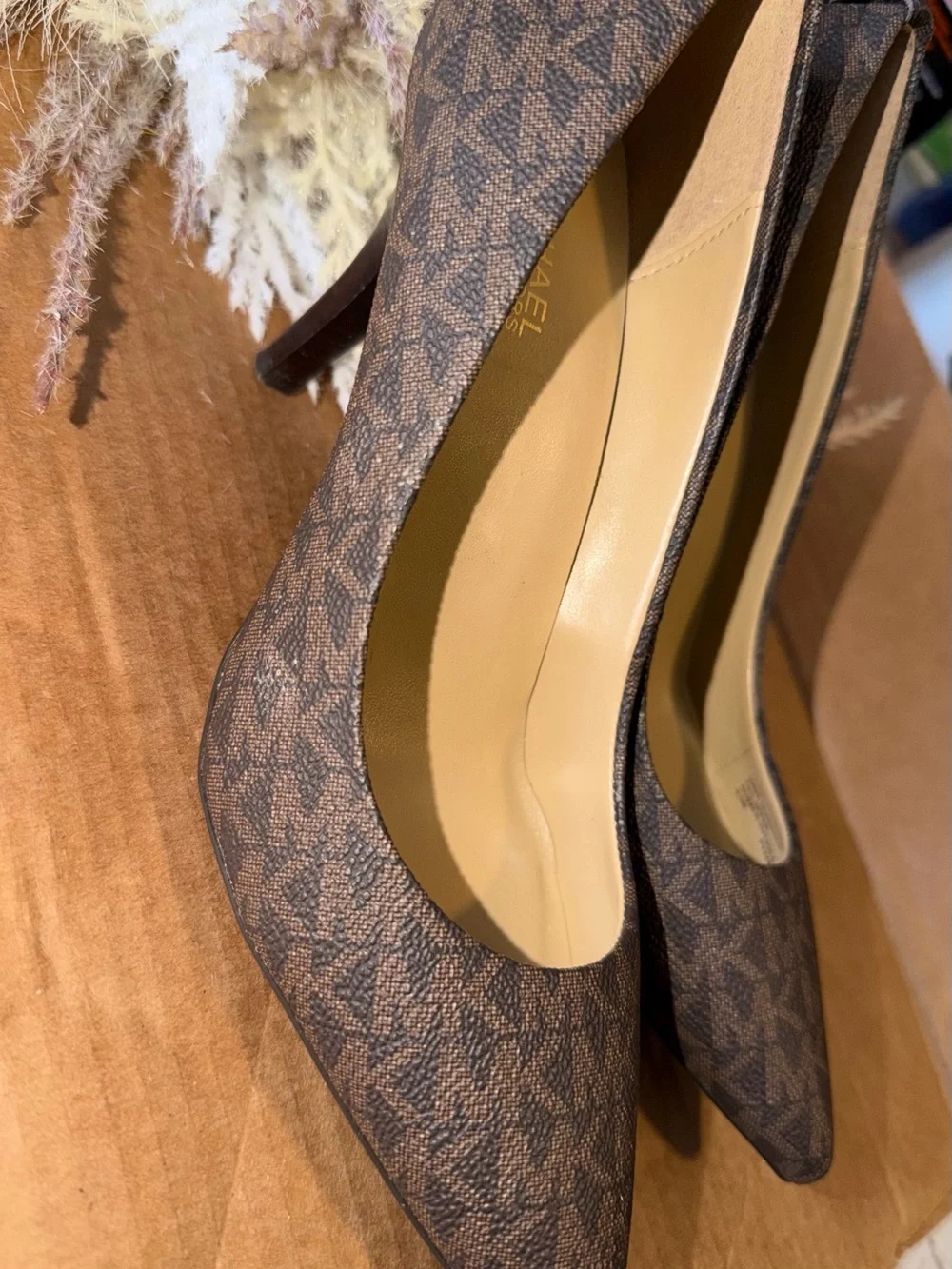 Michael Kors Brown Textured Pointed-Toe Mid Stiletto Pumps